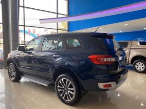 ford-everest-xanh2