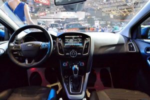 hệ thống giải trí xe ford focus 2017